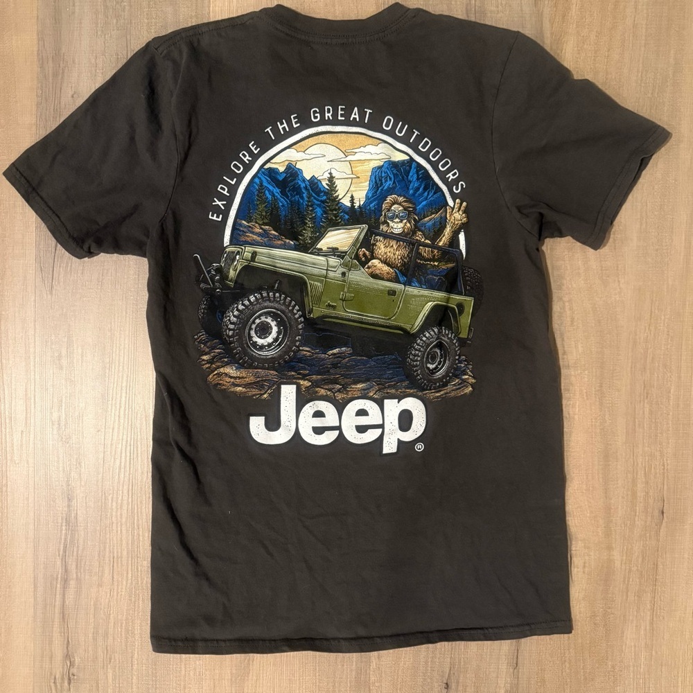 JEDCo Jeep Grey Great Outdoors Women’s T-Shirt
